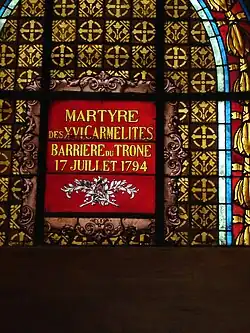 Détail du vitrail à la mémoire des carmélites de Compiègne guillotinées place de la Nation en 1794.