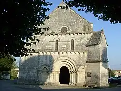 Façade de l'église.