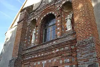 Statues de la façade.