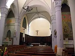 La nef et le chœur.