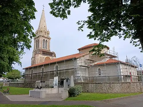 L'église Saint-Laurent.