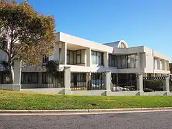 Ambassade à Canberra.