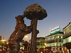 Puerta del Sol, Madrid. Statue de l'ours et l'arbousier par le sculpteur Antonio Navarro Santafe.