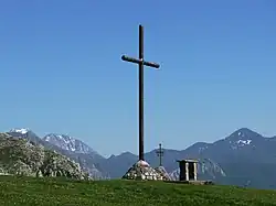L'ermitage de Santa Ana, situé au col de Marabio, lieu de dévotion et de pèlerinage (août).