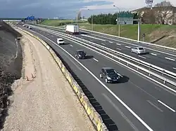 Troisième voie en construction au droit de la sortie 1 en mars 2010.