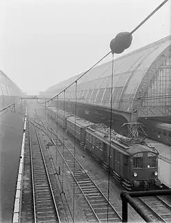 Rame incorporant une voiture-restaurant CIWL.
