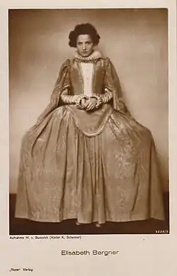 Elisabeth Bergner en costume de théâtre (carte postale).