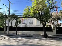 Ambassade à Santiago du Chili.