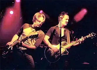 Description de l'image Emerson Hart and Jeff Russo of Tonic.jpg.