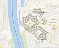 Emplacement approximatif de la forteresse sur le plan de la ville de Kehl aujourd'hui. En bas de la carte sous "Jahnstrasse", le vieux Rhin et le Rosengarten permettent de situer le cours du Rhin à l'époque