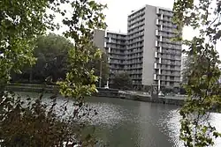 Emplacement de l’entrée de l'ancien port Vauban. Vue du canal de la Haute Deûle