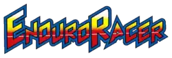 Enduro Racer est inscrit sur une seule ligne, en lettres inclinées, en dégradé de jaune au rouge, entourées de bleu.