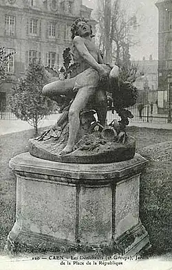 Enfants dénicheurs mordus par des serpents, Caen, square de la place de la République.