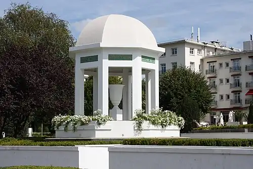 Source du Roy, à Enghien-les-Bains.