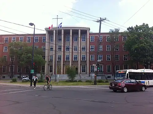 Description de l'image English Montreal School Board Administrative Building.jpg.