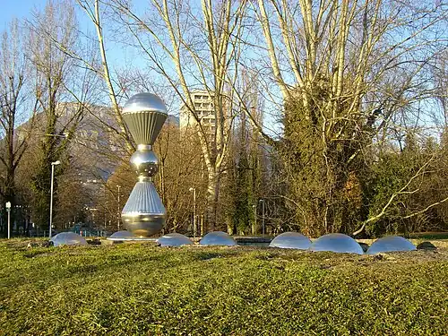 Le Sablier, Saint-Martin-d'Hères, entrée sud du campus.