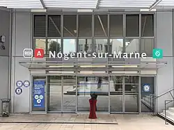 Entrée depuis l'avenue de Joinville.