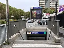 Accès situé à Bobigny.