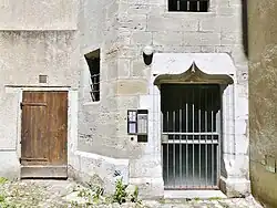 Entrée d'un ancien hôtel particulier.