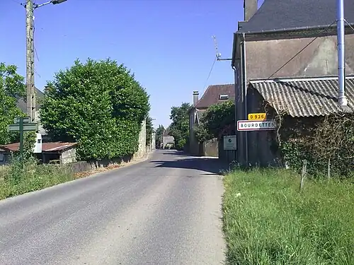 Entrée dans Bourdettes.
