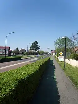Entrée de Fontenay-Trésigny avenue Pasteur depuis Chaumes-en-Brie.