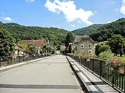 Le pont sur le Doubs.
