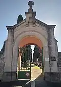 Porte d'entrée principale.