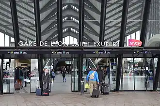 Entrée du bâtiment voyageurs.