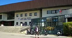 Description de cette image, également commentée ci-après