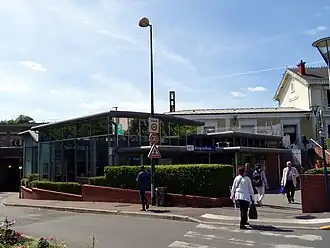 Image illustrative de l’article Gare de Bourg-la-Reine