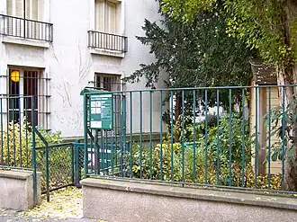 Entrée du square Marius-Constant.