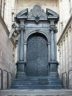 L'entrée de la cathédrale.