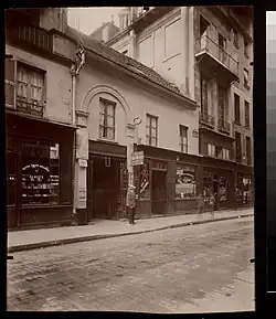 Eugène Atget : Entrée du passage Molière, 157 rue Saint-Martin (1908).