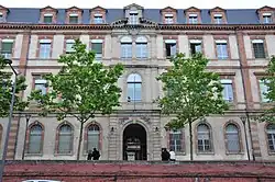 Description de l'image Entree du lycee LAPEROUSE.JPG.