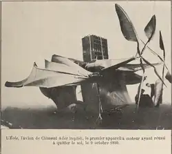 L'Avion 3 avec ses deux hélices contra-rotatives, les ailes repliées