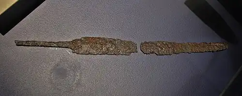 Épée cérémonielle en fer brisée, IIe – IIIe siècle, mithréum II de Güglingen.