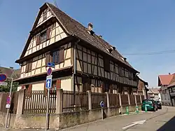 Ancien hospice (XIXe),9 rue du Couvent.