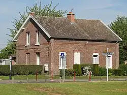 Des habitations groupées par deux.