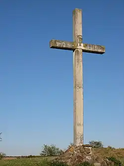 Croix dressé près du dolmen n°1 de Peyrecor.