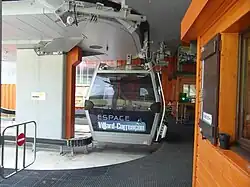 Télécabines Côte 2000, cabine en gare aval