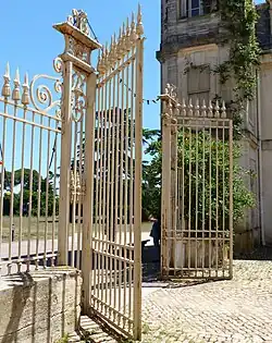 Détails du portail d'entrée.