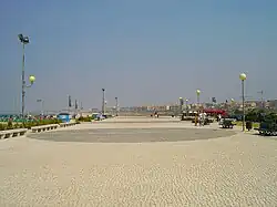 vue de la promenade le long de la plage de Mar Belo