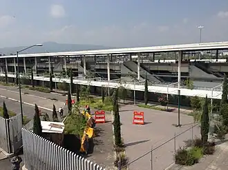 Extérieur de la station.