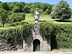 La fontaine Saint-Fleuret.