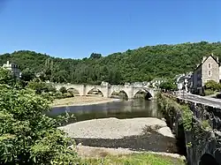 Vue prise depuis l'amont.