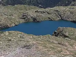 Estany Gran de la Vall del Riu depuis les pentes du pic de l'Estanyó.