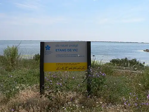 Panneau d'information de zone de protection.