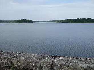 L'étang de Vaux depuis la digue le séparant de l'étang de Baye.