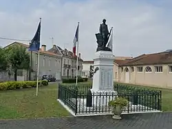 Le monument aux morts.