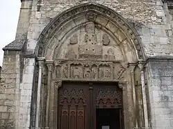 Portail sud de l'église Saint-Taurin.
